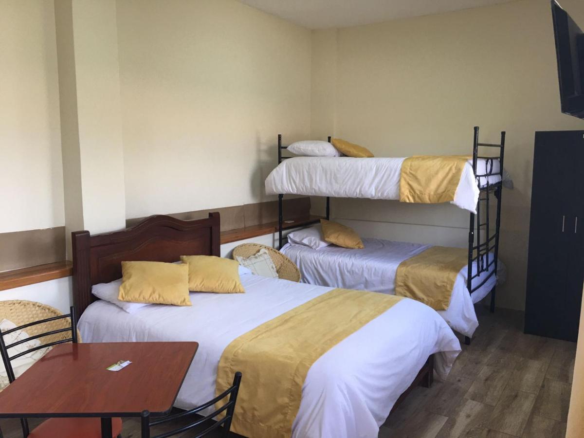 Tababela Airport B&B Экстерьер фото